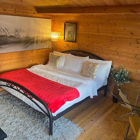 Chalet Free Sauna & Spa Superking Bed Killaloo エクステリア 写真